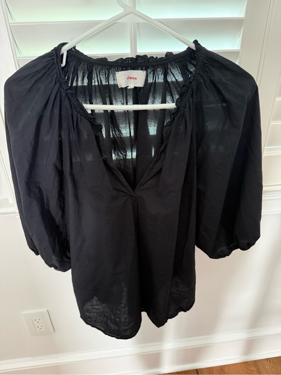 XiRENA Tops - XiRENA Black Peasant Top with Puff Sleeves